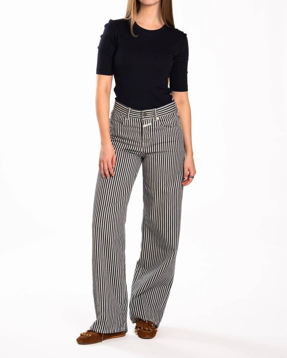NEW CLOSED nikka mid-rise jean in dark blue